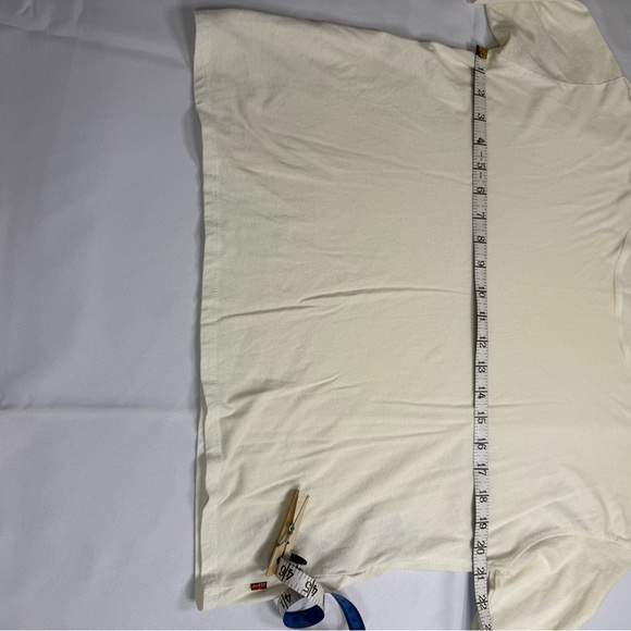 Levi's Cream Boxy T-Shirt Relaxed Fit - Picture 4 of 4